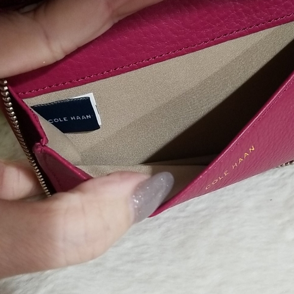 Cole Haan genuine leather wallet - Picture 4 of 4